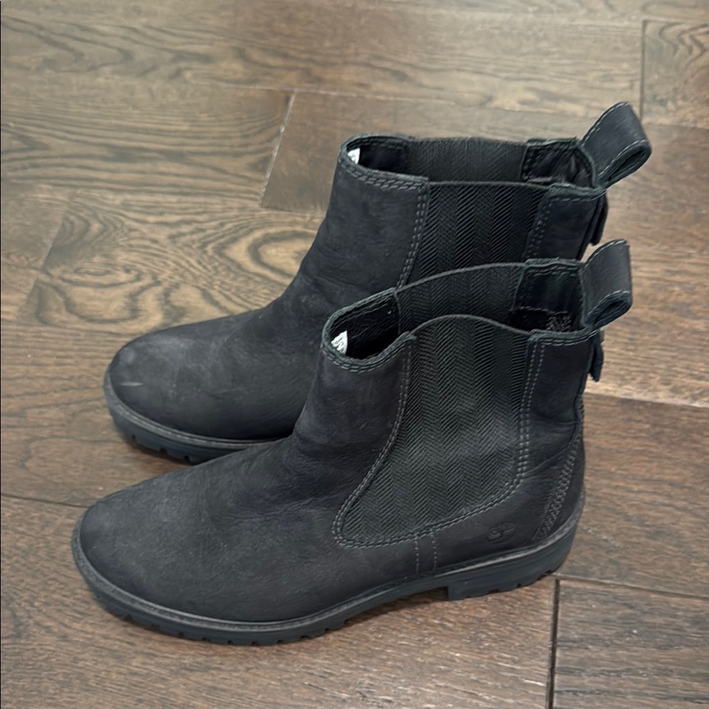 TIMBERLAND 
Black Ankle Boots